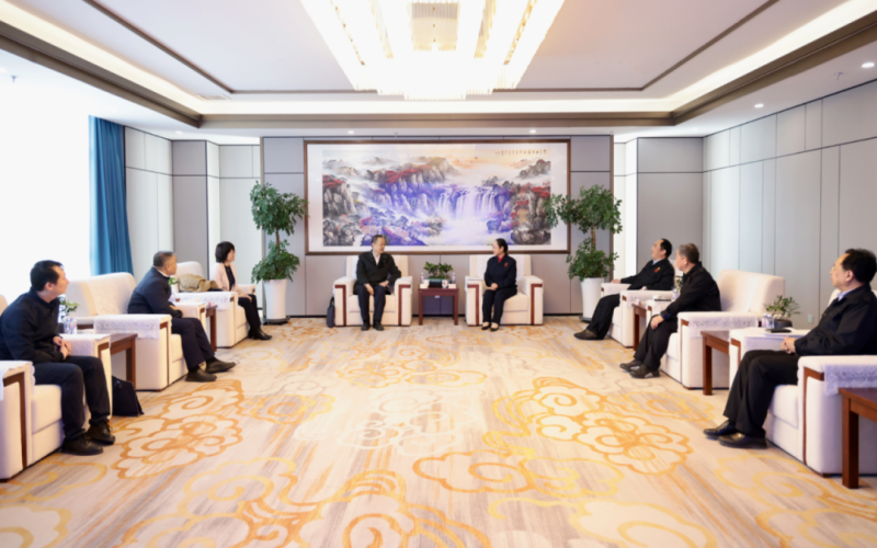 中共天津市委統(tǒng)戰(zhàn)部副部長、市工商聯(lián)黨組書記郝樹民一行到榮程集團(tuán)慰問調(diào)研
