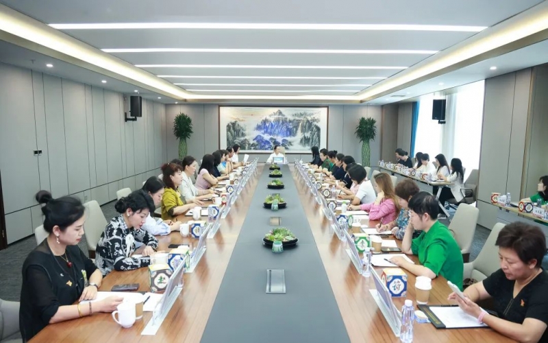 喜迎七一 向黨獻(xiàn)禮 - 張榮華主席與淄博市女企業(yè)家商會(huì)一行座談交流，凝聚她力量，展現(xiàn)她擔(dān)當(dāng)！